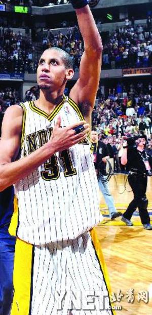 球迷热议不 球迷热议不