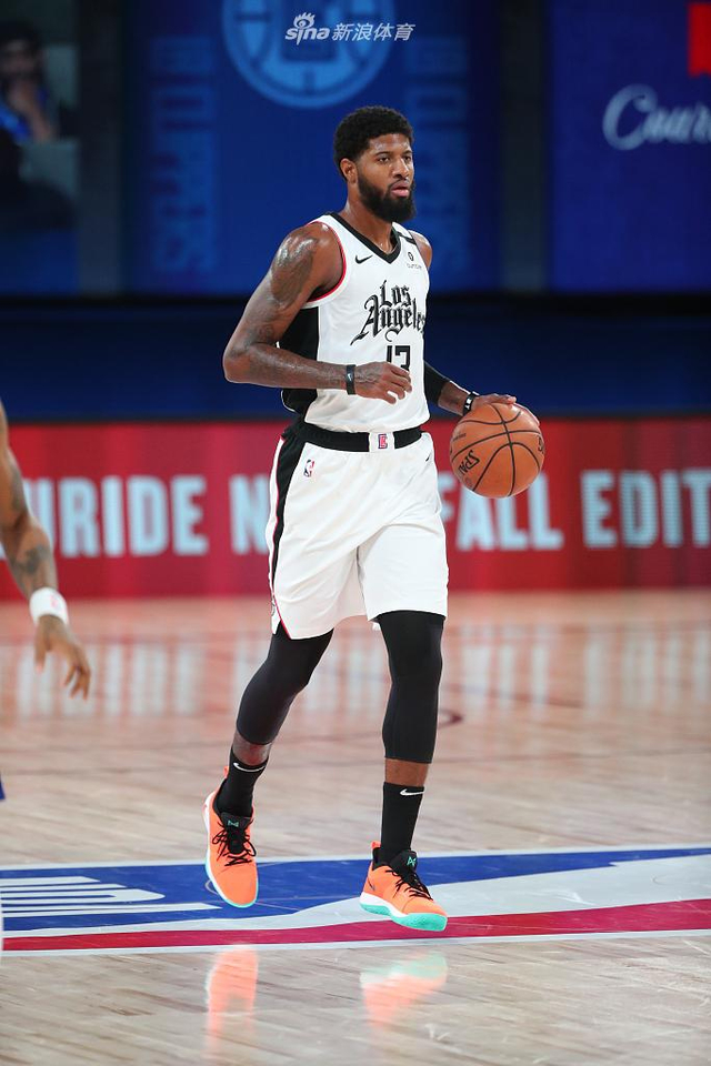 足球征服更 足球征服更