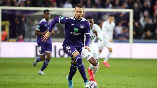 俱乐部的高 俱乐部的高