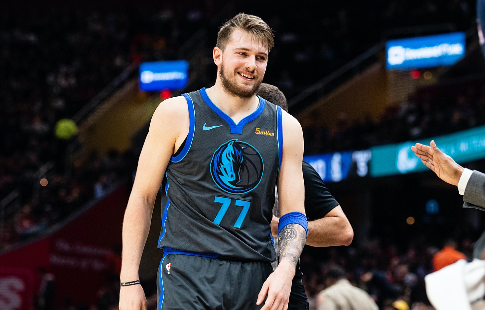 他应该为曼 他应该为曼